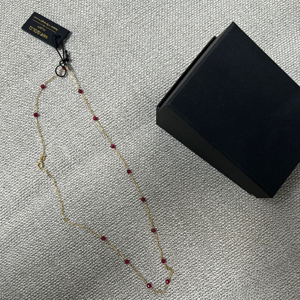 Elegant Gold and Red Beaded Necklace - Picture 3 of 3